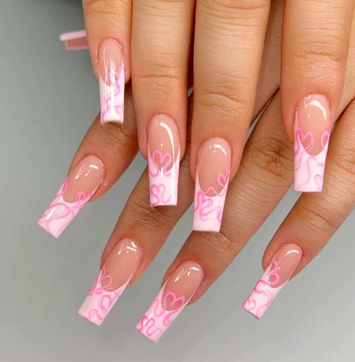 Pink and White Nails缩略图