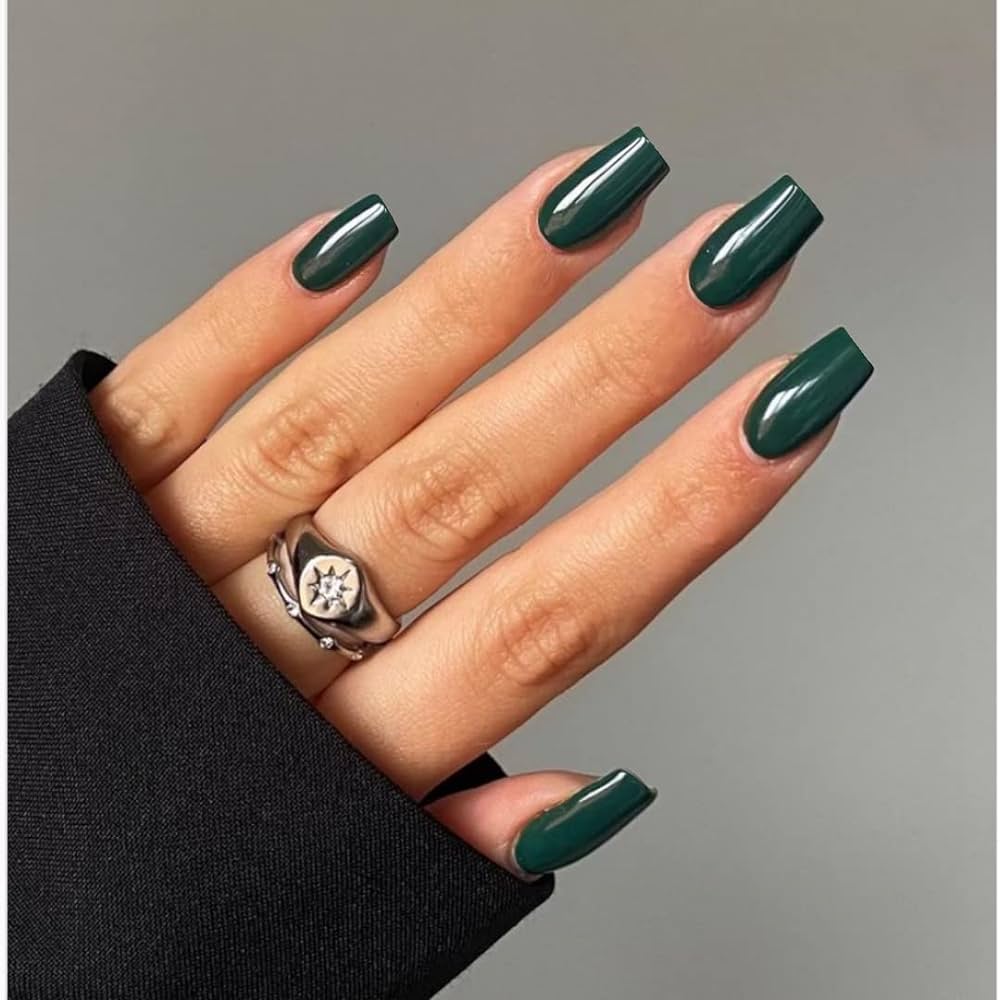 Dark Green Nails