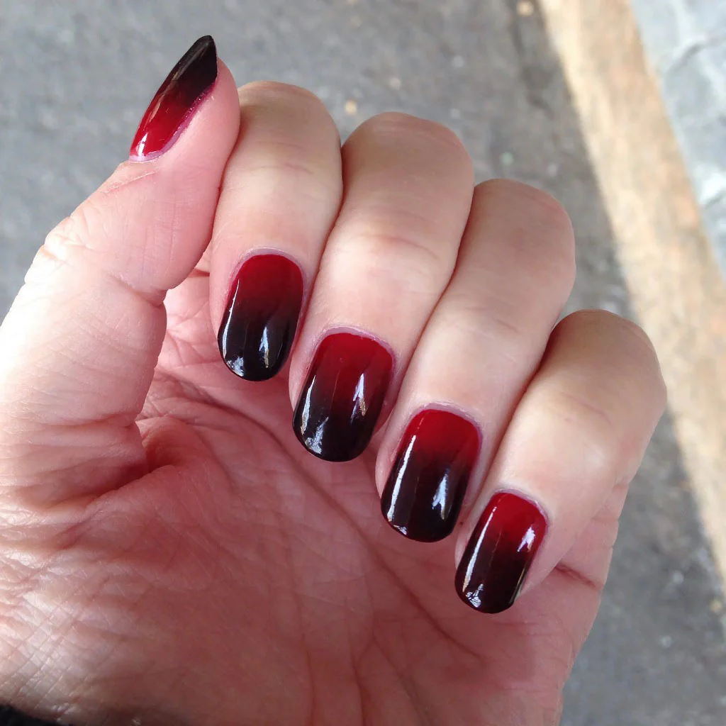 red and black nails