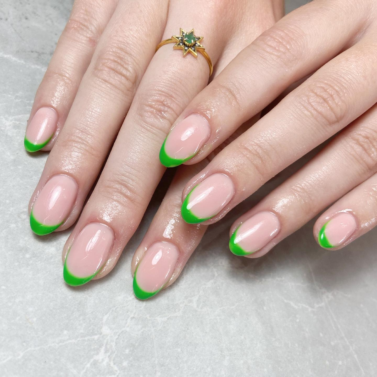 green nails design