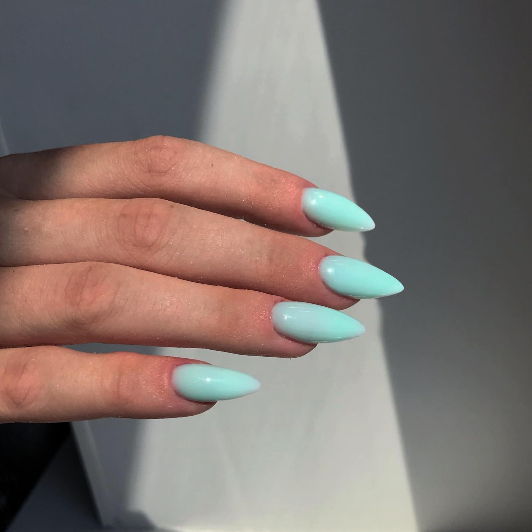 mint green nails