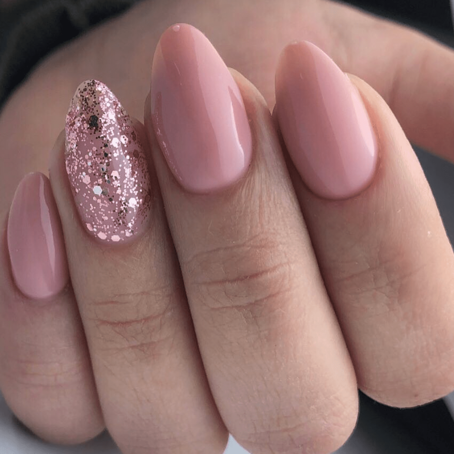  Rose Nail