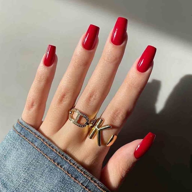 red acrylic nails