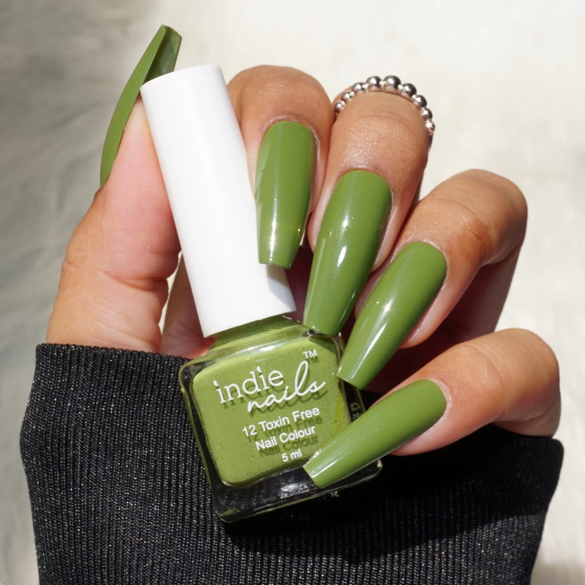 olive green nails