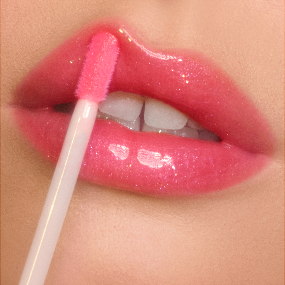 glossy lipstick