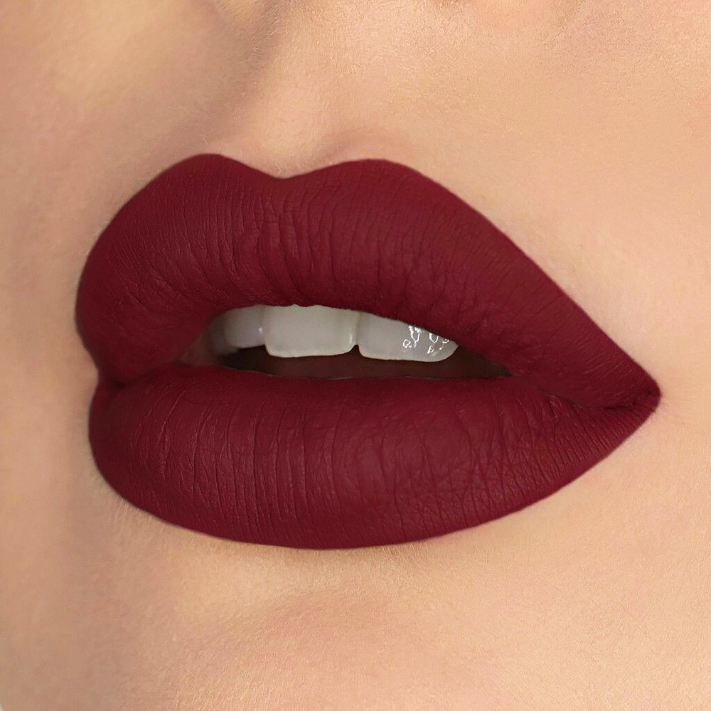 red lipstick